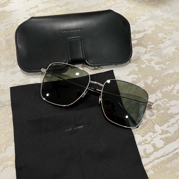 Saint Laurent Metalframe Aviator Sunglasses 🖤 - Picture 2 of 9